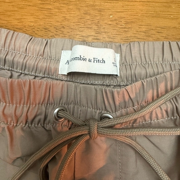 Abercrombie Women's Khaki Track Pants - Picture 5 of 7